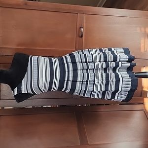 WHBM Striped One-Shoulder Dress WITH POCKETS! Size 4